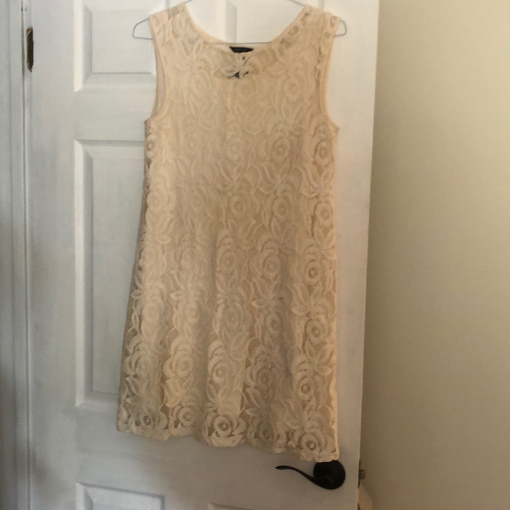 Daisy Fuentes cream sleeveless dress